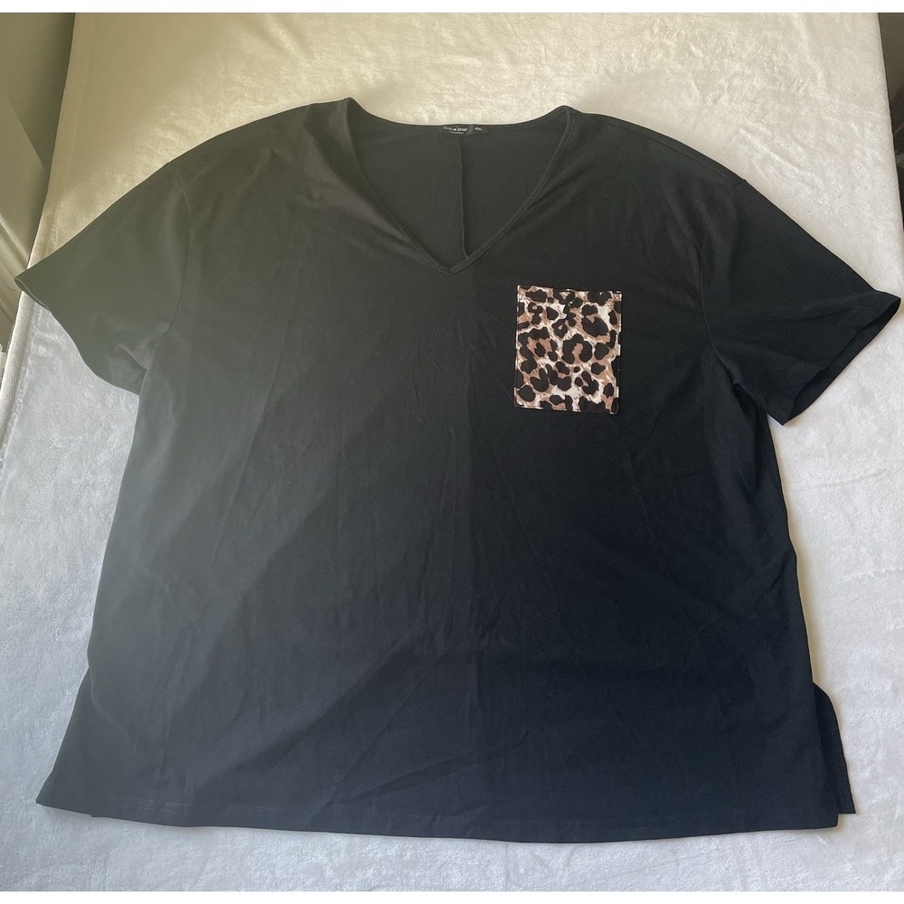 Leopard Pocket Black Women's T-shirt Size 4XL